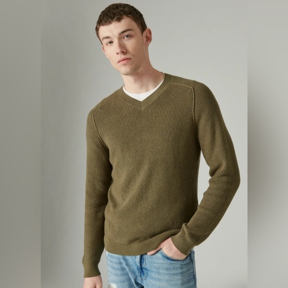 Men's Lucky Brand Cloud Soft V-Neck Sweater - Picture 9 of 11
